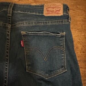 Levi’s women’s Classic Mid rise skinny frayed hem 12